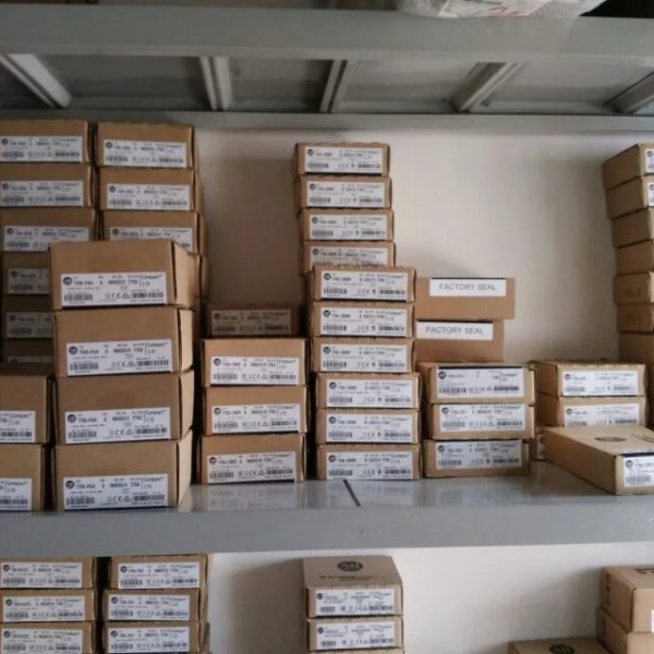 ALLEN BRADLEY PLC (Programmable Logic Controller) Module -1756-A10